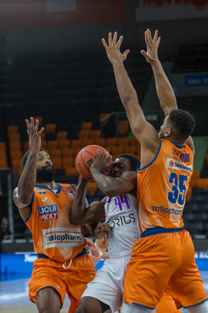 根据以往比 根据以往比