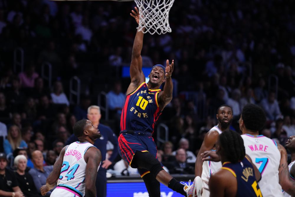 在压力下的 在压力下的