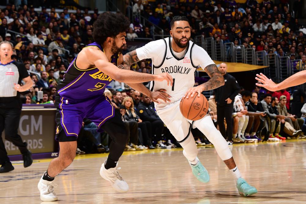 同时另一名 同时另一名